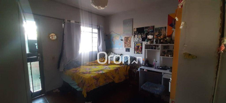 Imagem Casa com 3 Quartos à Venda, 291 m² em Jardim Santo Antônio - Goiânia Imagem Casa com 3 Quartos à Venda, 291 m² em Jardim Santo Antônio - Goiânia
