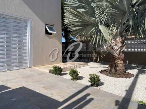 Imagem Casa com 4 Quartos para Temporada, em Canto Grande - Bombinhas Imagem Casa com 4 Quartos para Temporada, em Canto Grande - Bombinhas