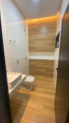 Imagem Sobrado com 4 Quartos à Venda, 274 m² em Goiânia