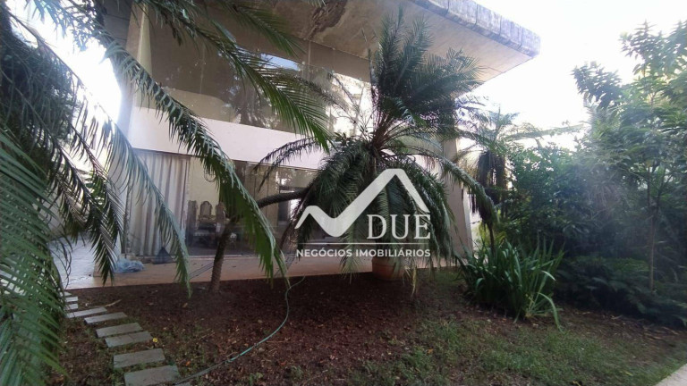 Imóvel à Venda, 888 m² em Gonzaga - Santos