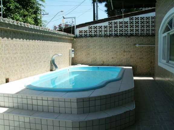 Casa com 3 Quartos à Venda, 150 m² em Canto Do Forte - Praia Grande