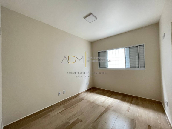 Imagem Casa com 3 Quartos à Venda, 152 m² em Jardim Regina - Botucatu