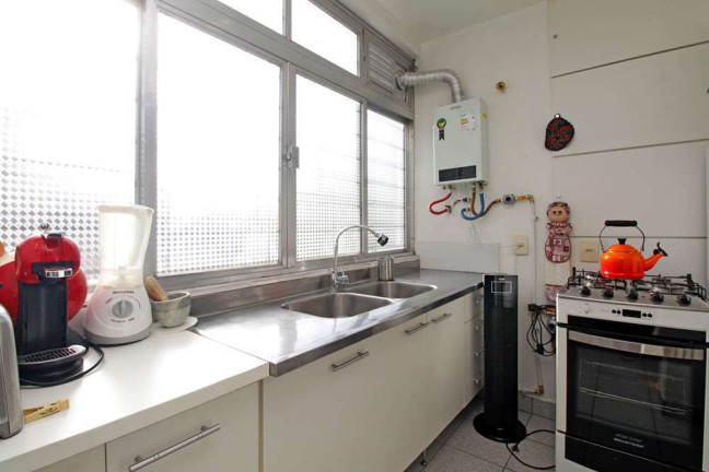 Imagem Imóvel com 3 Quartos à Venda,  em Moinhos De Vento - Porto Alegre