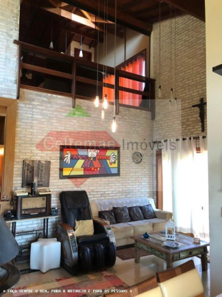 Imagem Casa com 6 Quartos à Venda, 550 m² em Chacaras Catagua - Taubaté Imagem Casa com 6 Quartos à Venda, 550 m² em Chacaras Catagua - Taubaté
