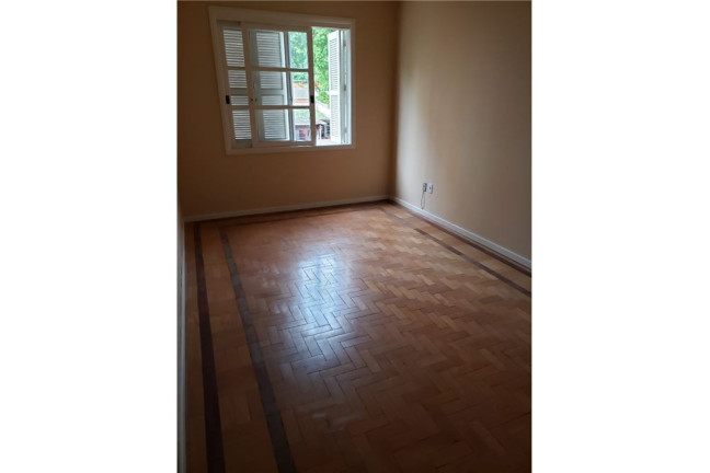 Imagem Imóvel com 2 Quartos à Venda, em Auxiliadora - Porto Alegre Imagem Imóvel com 2 Quartos à Venda, em Auxiliadora - Porto Alegre