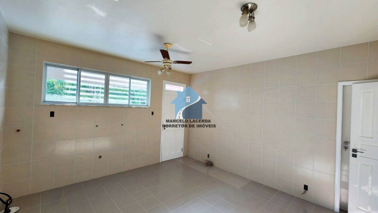 Imagem Casa com 4 Quartos à Venda, 440 m² em Manaus Imagem Casa com 4 Quartos à Venda, 440 m² em Manaus