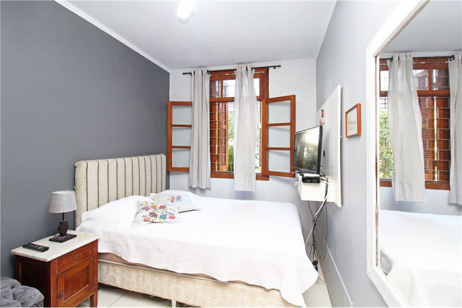 Imagem Imóvel com 2 Quartos à Venda,  em Petrópolis - Porto Alegre