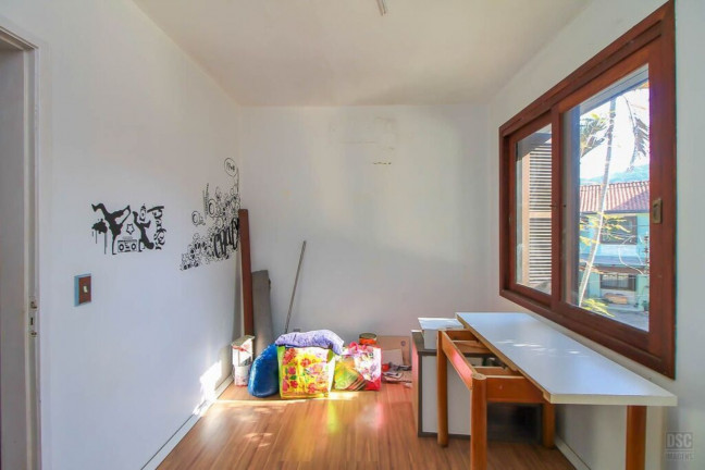 Imagem Imóvel com 3 Quartos à Venda,  em Cavalhada - Porto Alegre