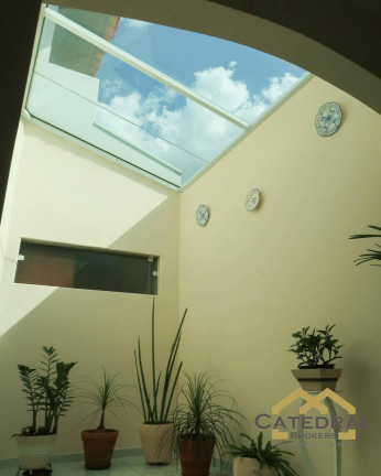 Imagem Casa com 4 Quartos para Alugar, 232 m² em Caxambu - Jundiaí Imagem Casa com 4 Quartos para Alugar, 232 m² em Caxambu - Jundiaí