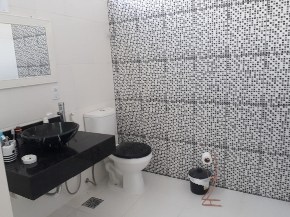 Imagem Casa com 4 Quartos à Venda, em Menino Deus - Porto Alegre Imagem Casa com 4 Quartos à Venda, em Menino Deus - Porto Alegre