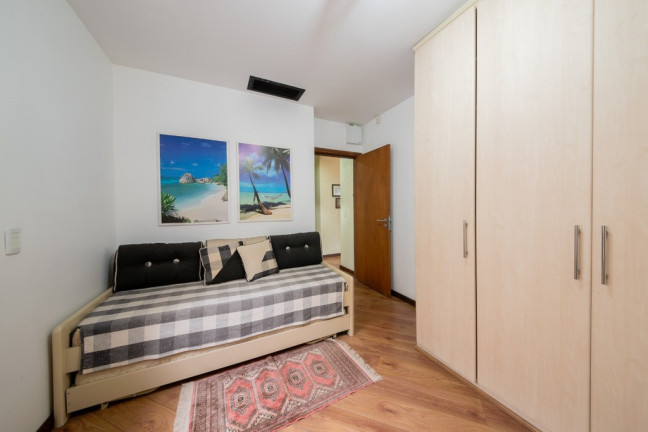 Imagem Casa com 4 Quartos à Venda, 352 m² em Petrópolis - Porto Alegre Imagem Casa com 4 Quartos à Venda, 352 m² em Petrópolis - Porto Alegre