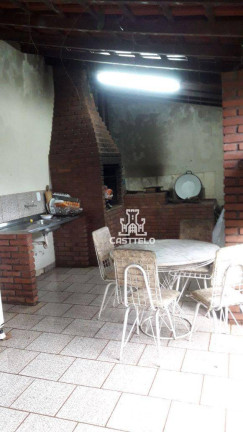 Imagem Casa com 3 Quartos à Venda, 220 m² em Columbia - Londrina