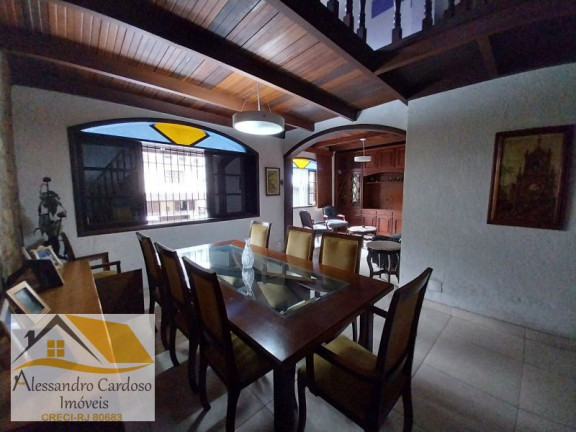 Imagem Casa com 5 Quartos à Venda, 145 m² em Charitas - Niterói