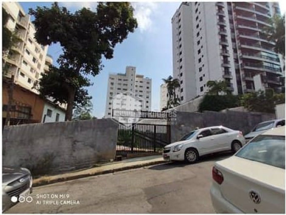 Terreno à Venda, 1.086 m² em Real Parque - São Paulo