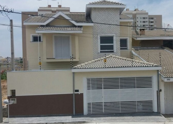 Sobrado com 3 Quartos à Venda,  em Vila Branca - Jacareí