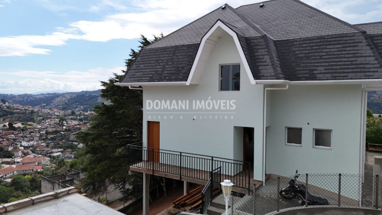 Imagem Casa com 3 Quartos à Venda, 226 m² em Região Do Alto Da Vila Inglesa - Campos Do Jordão Imagem Casa com 3 Quartos à Venda, 226 m² em Região Do Alto Da Vila Inglesa - Campos Do Jordão