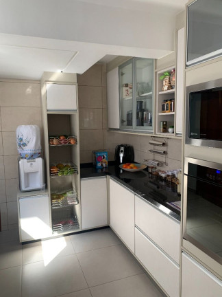 Imagem Casa com 4 Quartos à Venda,  em Uberaba - Curitiba