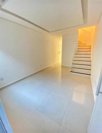 Sobrado com 2 Quartos à Venda, 51 m² em Caiçara - Praia Grande