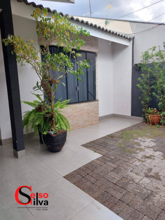 Casa com 3 Quartos à Venda, 204 m² em Jardim Santa Helena - Maringá