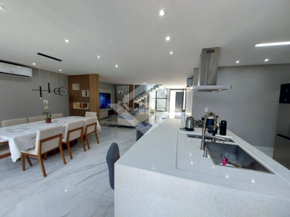 Casa com 3 Quartos à Venda, 220 m² em Paciência - Rio De Janeiro