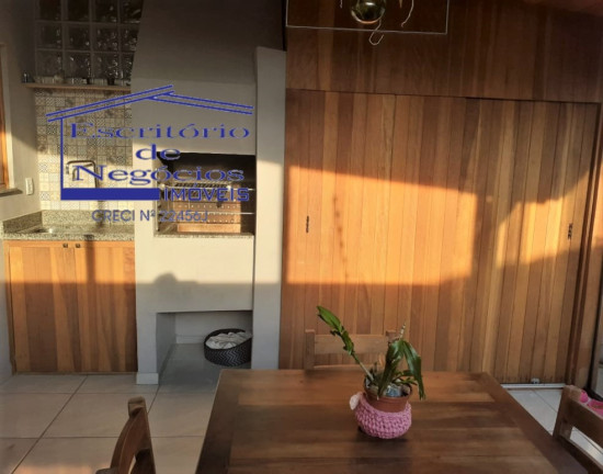 Imagem Casa com 2 Quartos à Venda, 112 m² em Hípica - Porto Alegre Imagem Casa com 2 Quartos à Venda, 112 m² em Hípica - Porto Alegre
