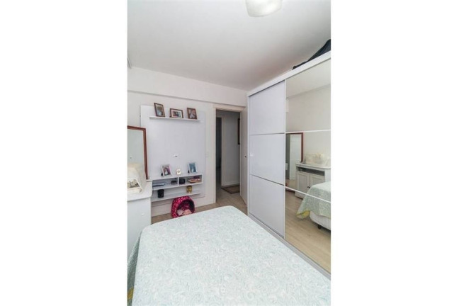 Imagem Imóvel com 3 Quartos à Venda,  em Jardim Carvalho - Porto Alegre