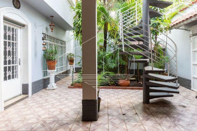 Imagem Casa com 3 Quartos à Venda, 332 m² em Jardim Europa - São Paulo Imagem Casa com 3 Quartos à Venda, 332 m² em Jardim Europa - São Paulo