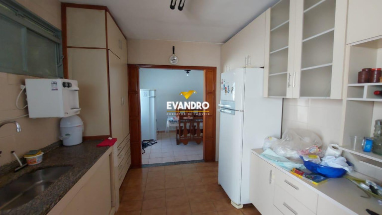 Imagem Casa com 3 Quartos à Venda, 360 m² em Morada Do Ouro - Cuiabá Imagem Casa com 3 Quartos à Venda, 360 m² em Morada Do Ouro - Cuiabá