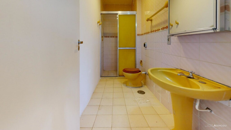 Imagem Imóvel com 2 Quartos à Venda, 74 m² em Menino Deus - Porto Alegre Imagem Imóvel com 2 Quartos à Venda, 74 m² em Menino Deus - Porto Alegre