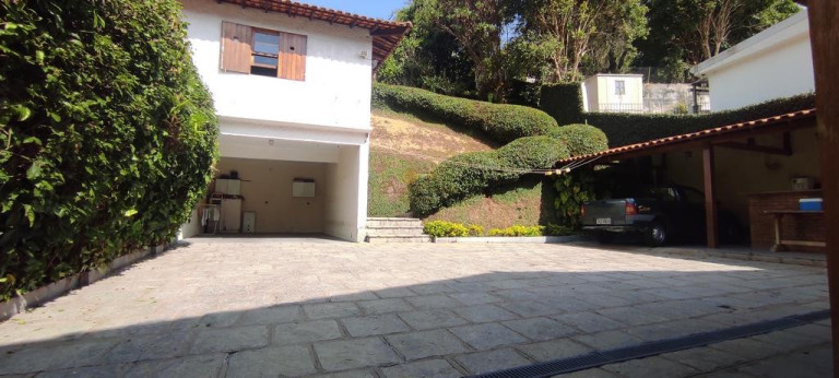 Imagem Casa com 3 Quartos à Venda, 270 m² em Bom Retiro - Teresópolis Imagem Casa com 3 Quartos à Venda, 270 m² em Bom Retiro - Teresópolis