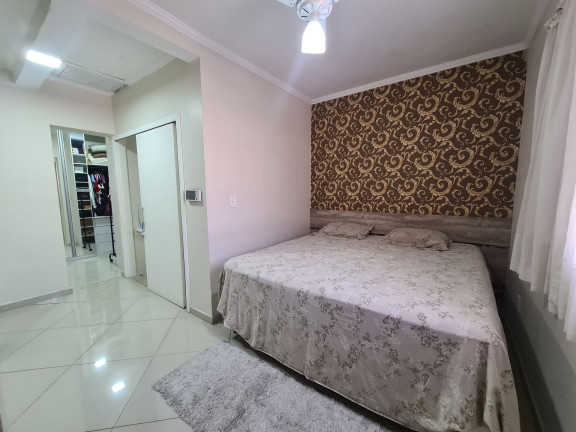 Imagem Casa com 3 Quartos à Venda, 115 m² em Marapé - Santos