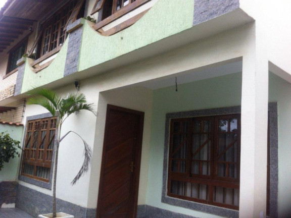 Casa com 4 Quartos à Venda, 250 m² em Riviera Fluminense - Macaé