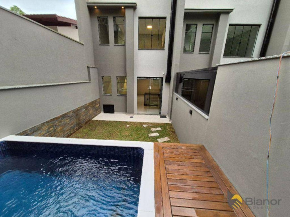 Casa com 3 Quartos à Venda, 143 m² em água Verde - Blumenau