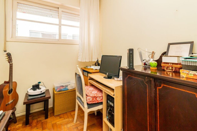 Imagem Imóvel com 3 Quartos à Venda, 100 m² em Menino Deus - Porto Alegre Imagem Imóvel com 3 Quartos à Venda, 100 m² em Menino Deus - Porto Alegre