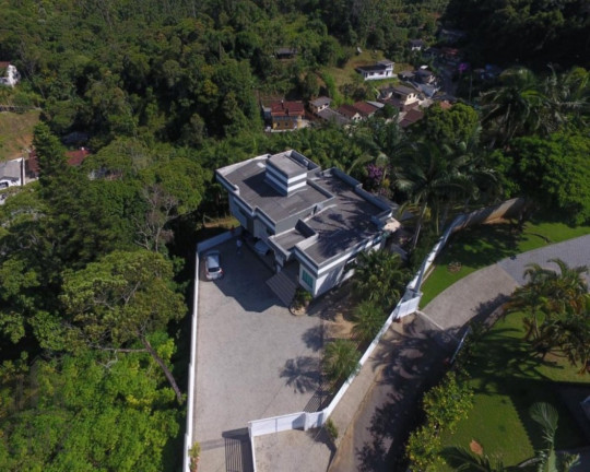 Imagem Casa com 3 Quartos à Venda, 1.198 m² em Primeiro De Maio - Brusque Imagem Casa com 3 Quartos à Venda, 1.198 m² em Primeiro De Maio - Brusque