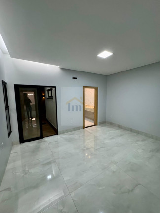 Imagem Casa com 3 Quartos à Venda, 215 m² em Residencial Itália - Goiânia