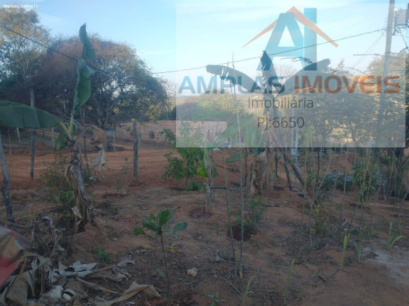 Terreno à Venda, 300 m² em Tiradentes