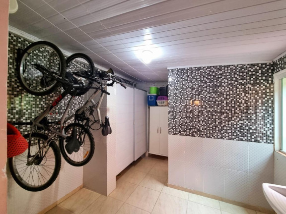 Imagem Casa com 3 Quartos à Venda, 125 m² em Capão Raso - Curitiba