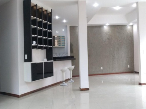 Imagem Casa com 3 Quartos à Venda, 330 m² em Glória - Macaé Imagem Casa com 3 Quartos à Venda, 330 m² em Glória - Macaé