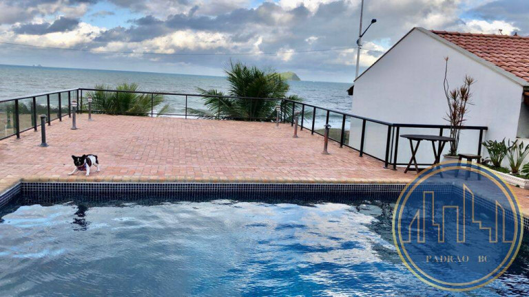 Imagem Casa com 5 Quartos para Alugar, 850 m² em Centro - Balneário Piçarras Imagem Casa com 5 Quartos para Alugar, 850 m² em Centro - Balneário Piçarras