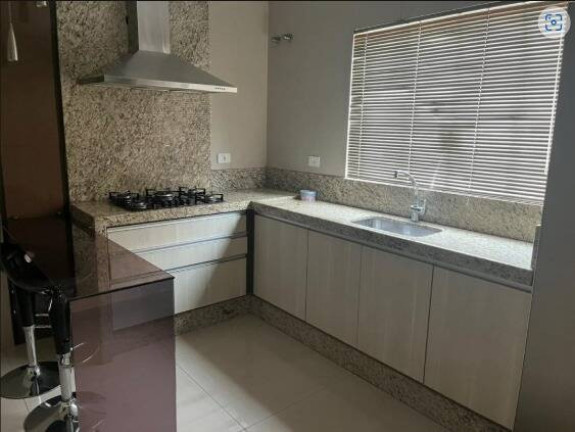 Imagem Sobrado com 4 Quartos para Alugar, em Arapongas Imagem Sobrado com 4 Quartos para Alugar, em Arapongas