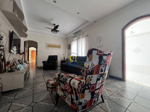 Imagem Casa com 6 Quartos à Venda, 302 m² em Canto Do Forte - Praia Grande Imagem Casa com 6 Quartos à Venda, 302 m² em Canto Do Forte - Praia Grande