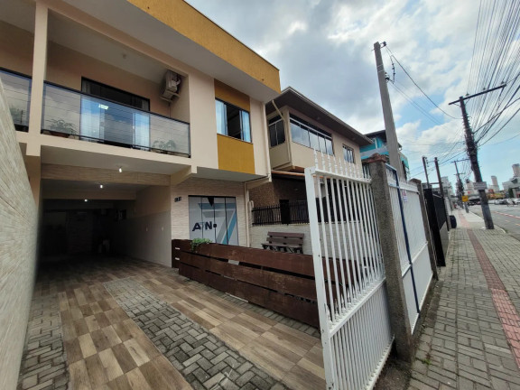 Imagem Casa com 3 Quartos à Venda, 150 m² em Municípios - Balneário Camboriú