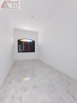 Imagem Casa com 2 Quartos à Venda, 71 m² em Maracanã - Praia Grande Imagem Casa com 2 Quartos à Venda, 71 m² em Maracanã - Praia Grande