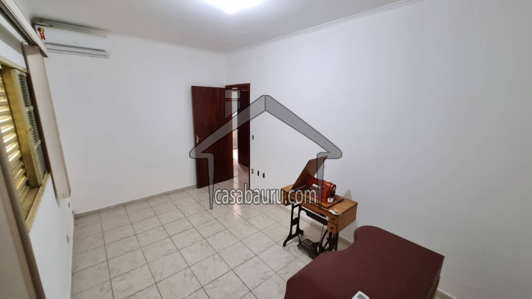 Imagem Casa com 3 Quartos à Venda, 363 m² em Vila Nipônica - Bauru