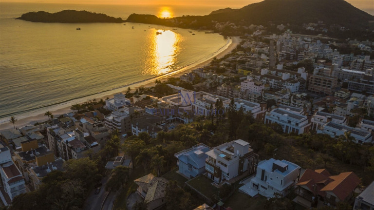 Imagem Casa com 3 Quartos à Venda, 337 m² em Centro - Bombinhas