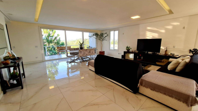 Imagem Casa com 5 Quartos à Venda, em Granja Viana - Carapicuíba Imagem Casa com 5 Quartos à Venda, em Granja Viana - Carapicuíba