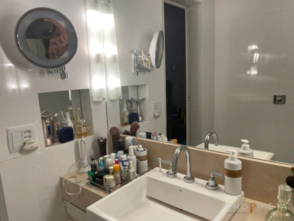 Imagem Apartamento com 4 Quartos à Venda, em Lagoa - Rio De Janeiro Imagem Apartamento com 4 Quartos à Venda, em Lagoa - Rio De Janeiro