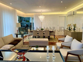 Imóvel com 4 Quartos à Venda, 233 m² em Vila Nova Conceição - São Paulo