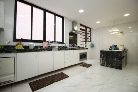 Sobrado com 4 Quartos à Venda, 600 m² em Jardim Da Glória - São Paulo
